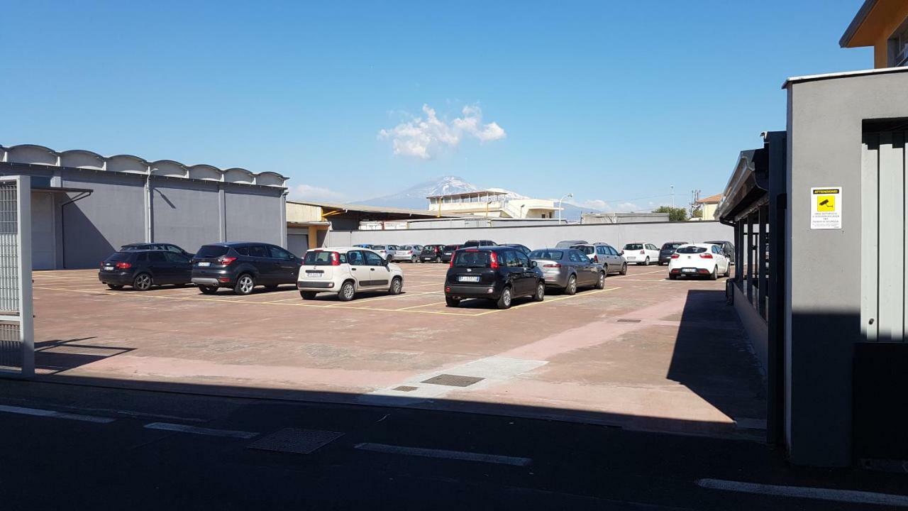 Hotel Etna Parking CTA Exterior foto